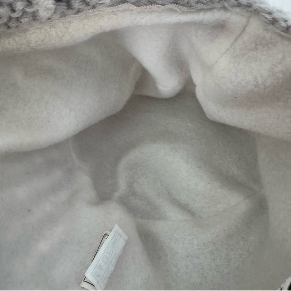 Chaos Gray Knit Brimmed Beanie with Coconut Buttons – Fleece Lined❄️cozyknit❄️ - Picture 4 of 5